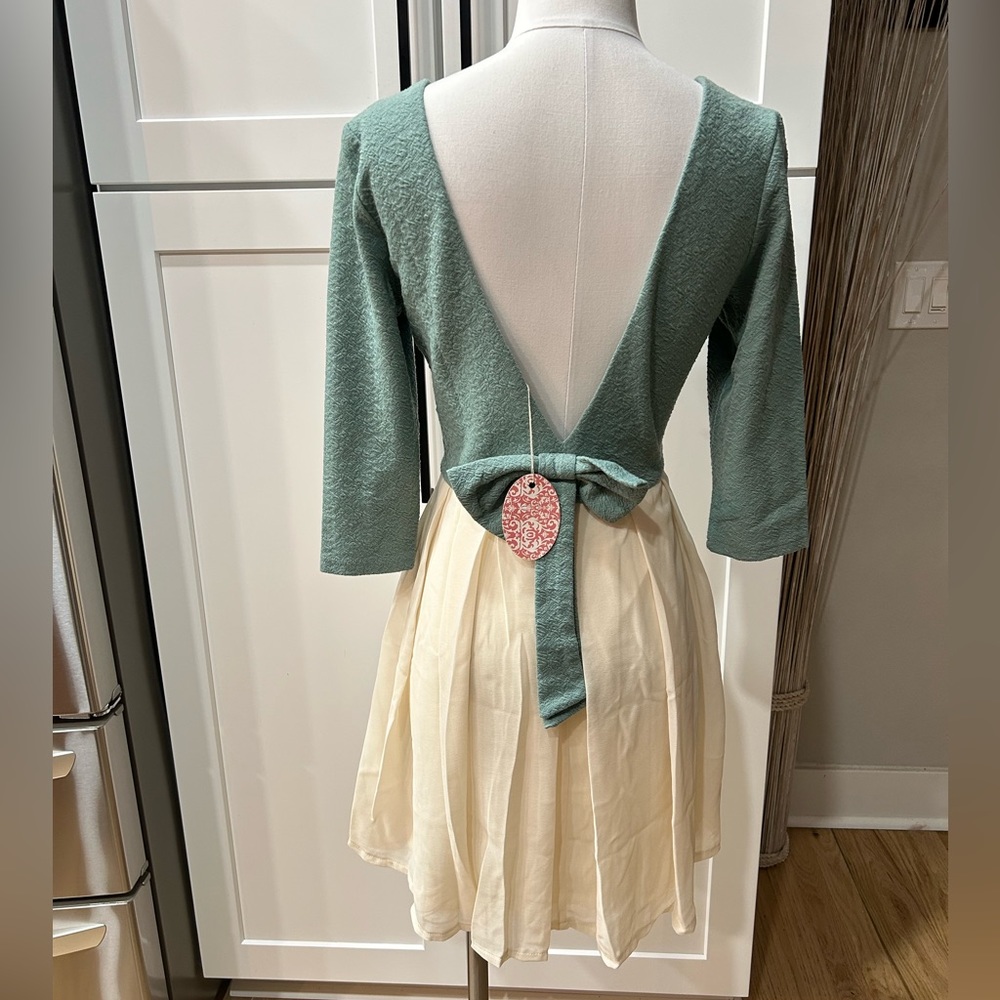 NWT Soieblu Fit and Flare 3/4 Sleeve Backless Dress